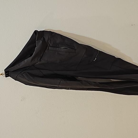 Athleta yoga Cargo Jogger Size 2 Black - Picture 11 of 12